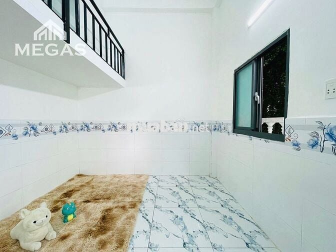 GIÁ SAO PHÒNG VẬY - CĂN HỘ GÁC CAO 1M8 NỘI THẤT NGAY HƯƠNG LỘ 2 - 4 XÃ