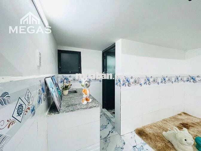 GIÁ SAO PHÒNG VẬY - CĂN HỘ GÁC CAO 1M8 NỘI THẤT NGAY HƯƠNG LỘ 2 - 4 XÃ