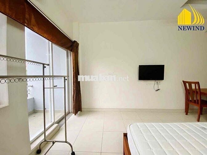 Căn hộ ban công full nội thất ngay khu HimLam Quận 7