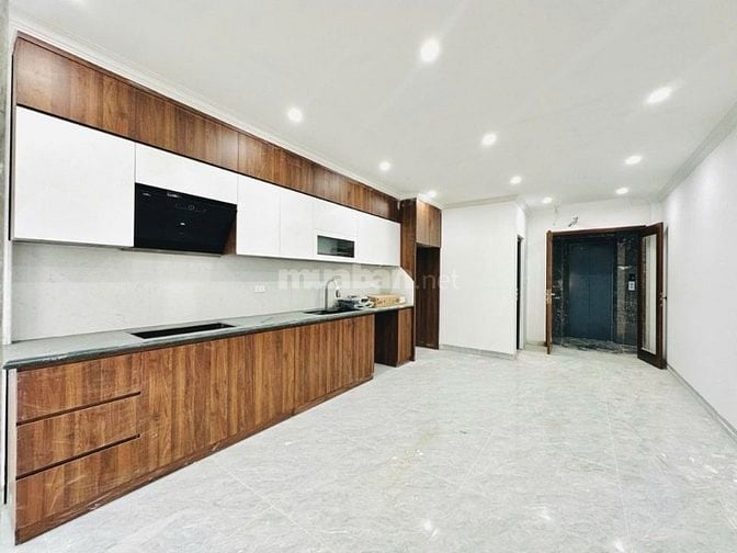 LÕI CẦU GIẤY: PHÂN LÔ, ÔTÔ, KINH DOANH, 7T THANG MÁY MỚI TING,2 THOÁNG