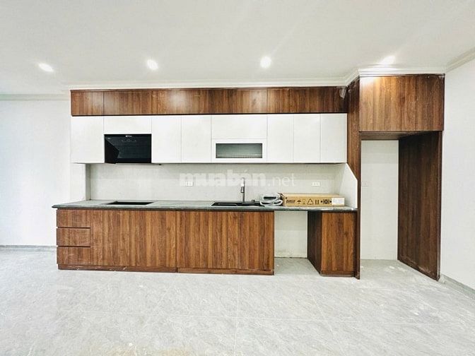 LÕI CẦU GIẤY: PHÂN LÔ, ÔTÔ, KINH DOANH, 7T THANG MÁY MỚI TING,2 THOÁNG