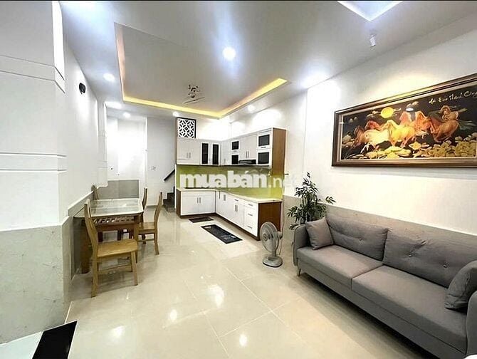 Chị Thương bán căn nhà tâm đắc hẻm xe hơi ngang 5,5m