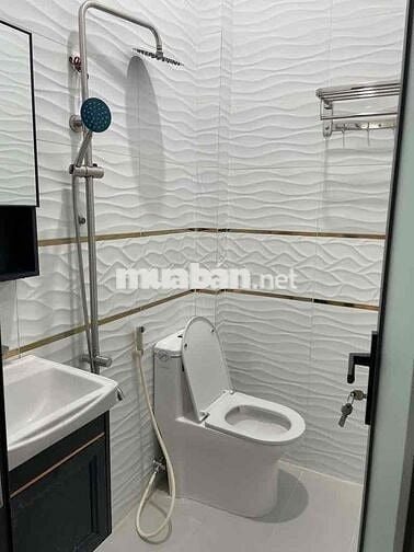 Chỉ 4..4 Tỷ Có Ngay Nhà Đẹp 3 Tầng-Hxh-32..m2-cạnh Lạc long quân-âu co