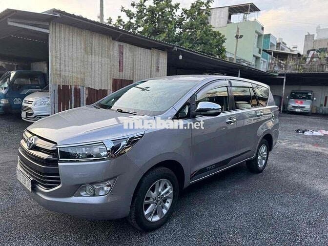 Toyota Innova 2017 2.0E - 96000 km