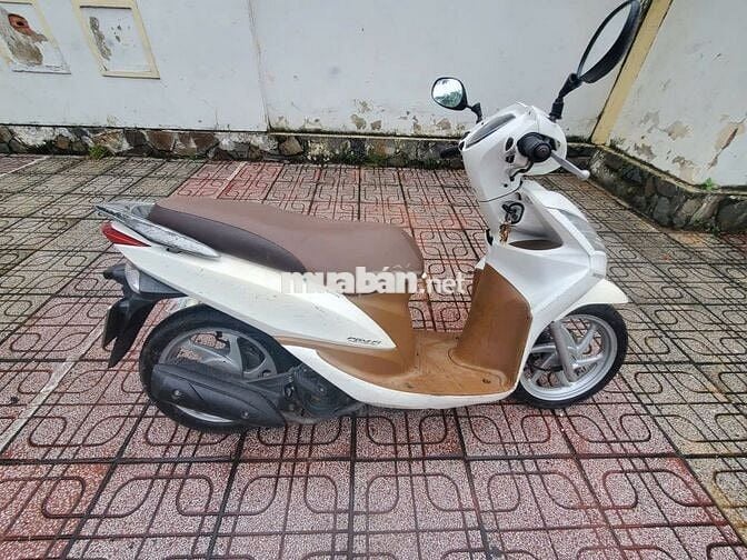 Bán xe Vision Trắng nâu xinh xắn
