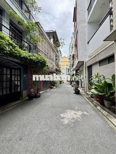 Chị Thương bán căn nhà tâm đắc hẻm xe hơi ngang 5,5m