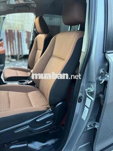 Toyota Innova 2017 2.0E - 96000 km