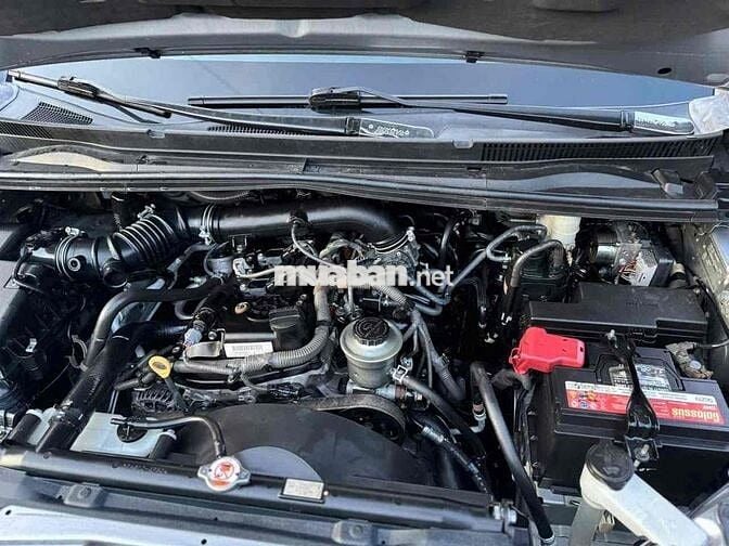 Toyota Innova 2017 2.0E - 96000 km