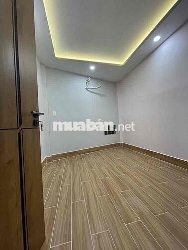 Chỉ 4..4 Tỷ Có Ngay Nhà Đẹp 3 Tầng-Hxh-32..m2-cạnh Lạc long quân-âu co