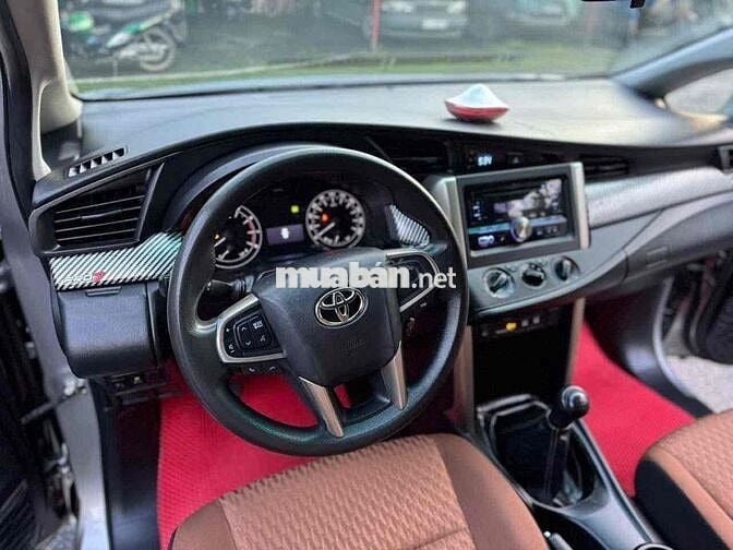 Toyota Innova 2017 2.0E - 96000 km