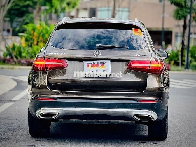 Mercedes Benz GLC 250 4MATIC 2018 - Màu Nâu