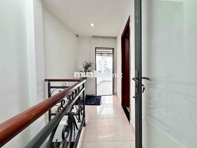 penthouse đặt biệt mới 100% nguyên tầng siêu rộng full nội thất