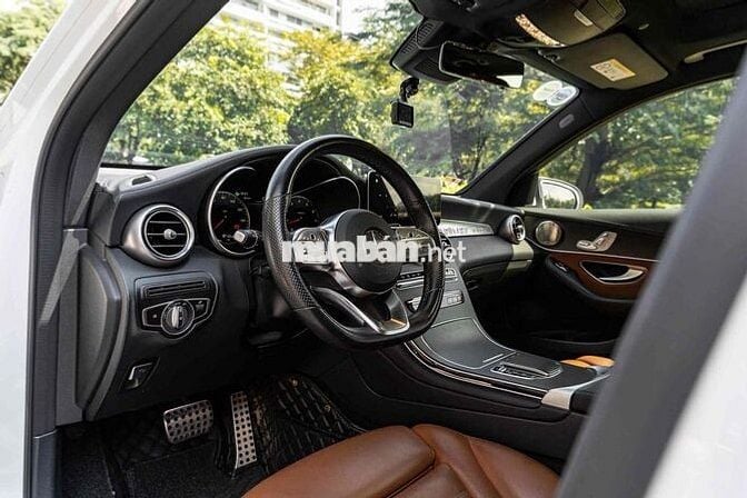 GLC300 AMG 2023 công ty 1 chủ từ đầu siêu đẹp