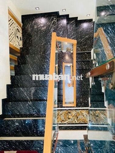NHÀ ĐẸP 5 TẦNG LÊ VĂN QUỚI GẦN MẶT TIỀN ĐƯỜNG