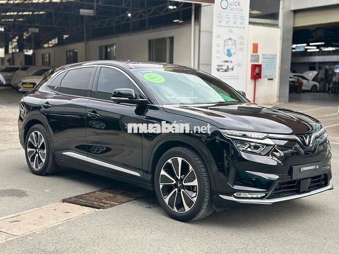 VinFast VF8 2023 Plus mua Pin CATL - bao sang tên