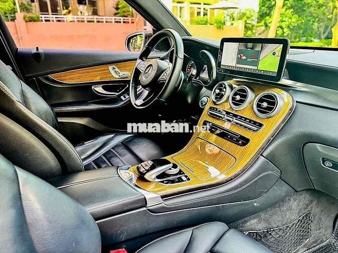 Mercedes Benz GLC 2018 250 4MATIC - Màu Nâu