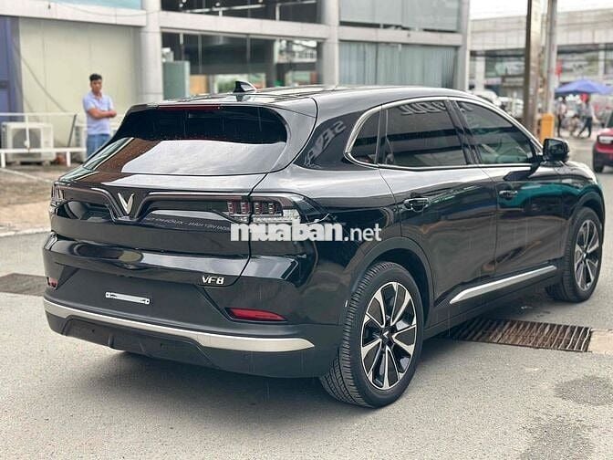 VinFast VF8 2023 Plus mua Pin CATL - bao sang tên