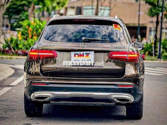 Mercedes Benz GLC 2018 250 4MATIC - Màu Nâu