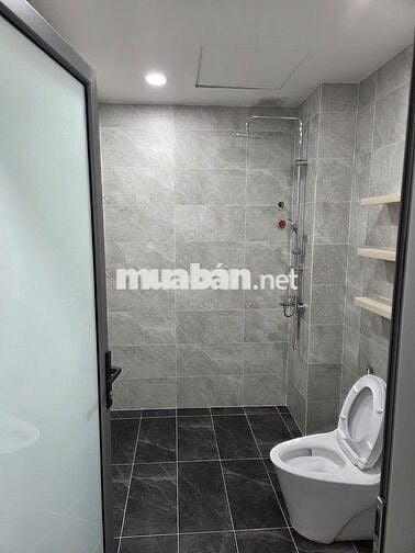 Nhà mặt tiền 8PN thang máy, gần bệnh viện CR và mall giá siu tốt