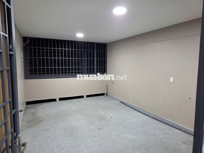 Nhà mặt tiền 8PN thang máy, gần bệnh viện CR và mall giá siu tốt