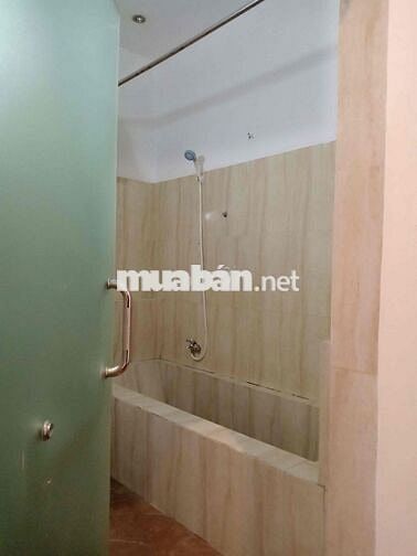 Phòng 5 triệu - Mặt tiền đường tôn thất thuyết quận 4 phòng lớn 3-4 bạ