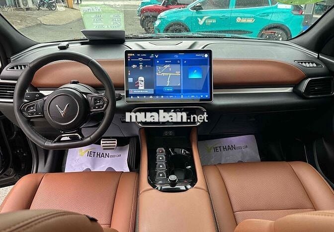 VinFast VF8 2023 Plus mua Pin CATL - bao sang tên