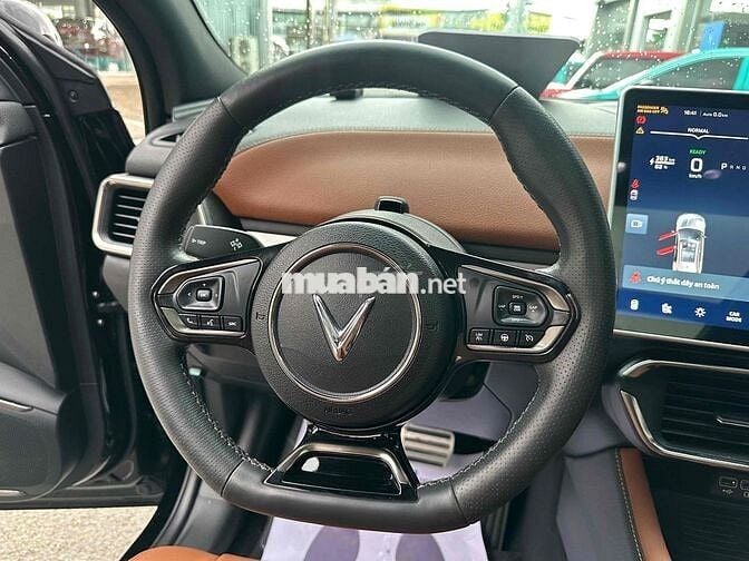 VinFast VF8 2023 Plus mua Pin CATL - bao sang tên