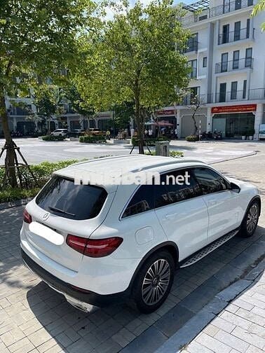 Mercedes Benz GLC 2018 250 4Matic - 90000 km