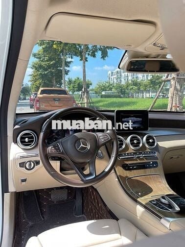 Mercedes Benz GLC 2018 250 4Matic - 90000 km