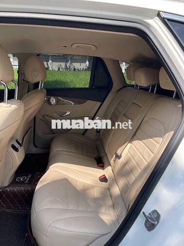 Mercedes Benz GLC 2018 250 4Matic - 90000 km