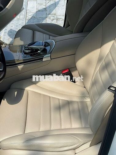 Mercedes Benz GLC 2018 250 4Matic - 90000 km