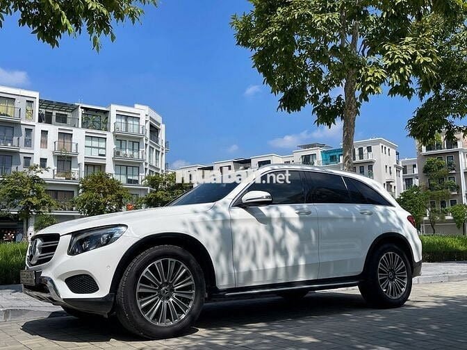 Mercedes Benz GLC 2018 250 4Matic - 90000 km