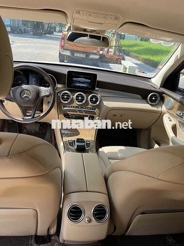 Mercedes Benz GLC 2018 250 4Matic - 90000 km
