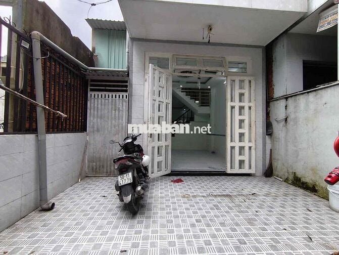 NHÀ 1 TRỆT 1 LẦU DT 5 x 17 NGAY CHỢ THỚI TỨ HÓC MÔN - ĐƯỜNG Ô TÔ TẢI