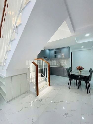 Chủ gởi bán nhanh căn Lương Thế Vinh-Tân Phú 1Tỷ990 DT 65m2 hẻm xe hơi
