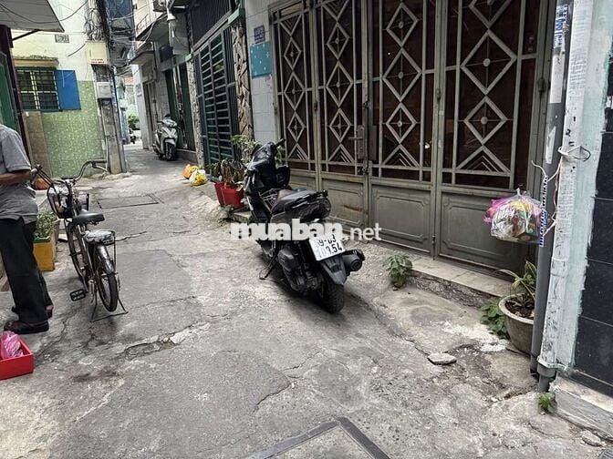 Bán Gấp nhà nhỏ có vỏ sát Huỳnh Văn Bánh 2tang 50m2 nhỉnh 3ty hẻm 3 ga