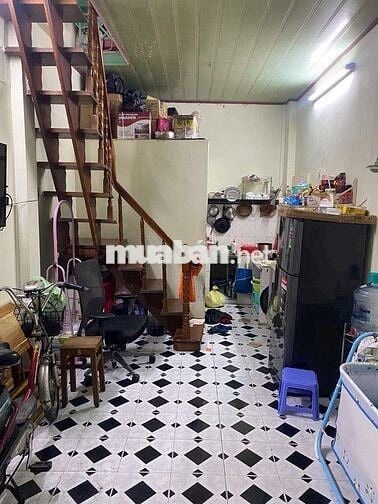 Bán Gấp nhà nhỏ có vỏ sát Huỳnh Văn Bánh 2tang 50m2 nhỉnh 3ty hẻm 3 ga