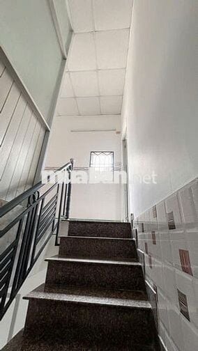 CHO THUÊ NHÀ NGUYÊN CĂN, 50M2, 2 TẦNG, 2 PN, GIÁ 8tr/1T. HẺM OTO.