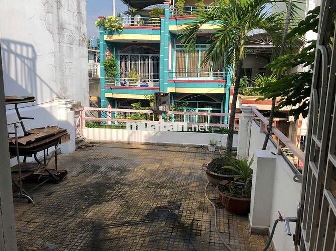 Cho thuê nhà mới, rộng rãi, 4pn 2wc, hẻm tải thông, Lê Đức Thọ p16 GV