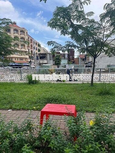 Bán nhà mặt tiền đường, trung tâm Quận 6