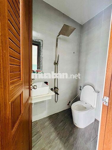 Nhà Mới Sạch Đẹp DT 100m2 1Trệt 2Lầu 2Pn 3Wc Hẻm Xe Tải Gần Trường Học