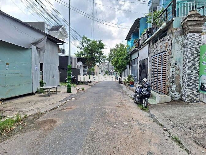 Nhà kho 252m ngang 10m đường thông gần chợ Tân Bình và MỹPhước Tân Vạn