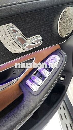 Gia đình bán GLC300 sx 2022 Tên công ty