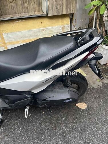 Bán xe Vario 160cc Trắng biển Hà Nội …zin nguyên !