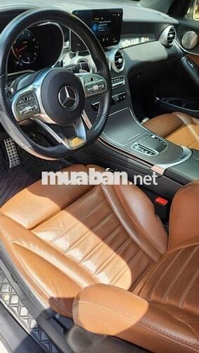 Gia đình bán GLC300 sx 2022 Tên công ty