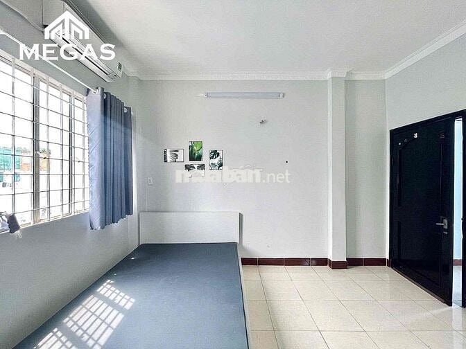 CHDV Cửa Sổ Trời Siêu Thoáng Ngay UEH Quận 10