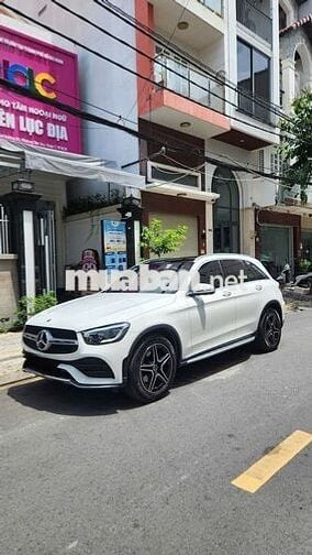 Gia đình bán GLC300 sx 2022 Tên công ty