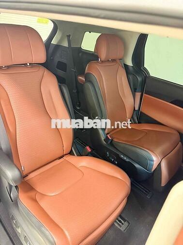 Kia Carnival 2023 Signature 2.2D - 42000 km