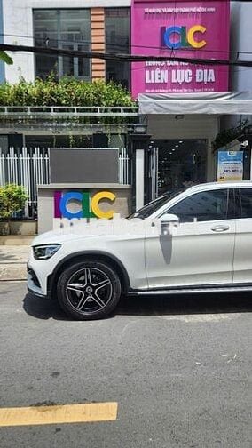 Gia đình bán GLC300 sx 2022 Tên công ty