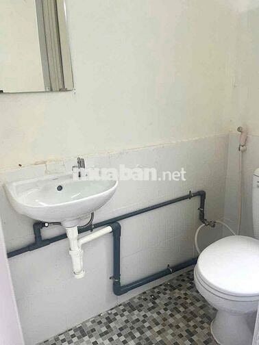 Cho thuê nhà nguyên căn Đường 3/2 thích hợp ở và KD